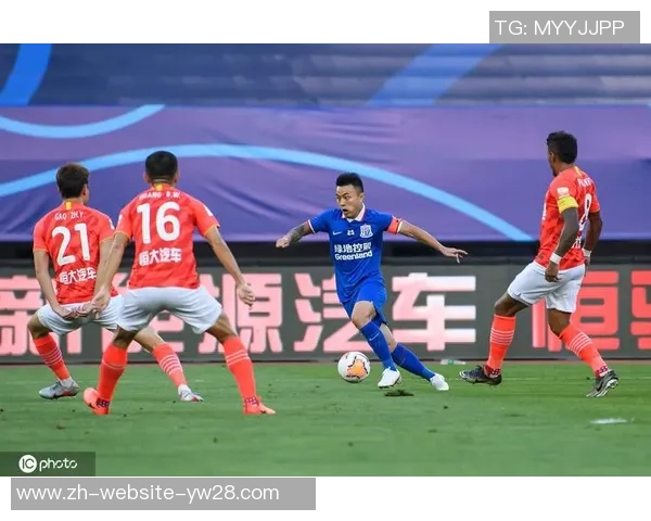 富力与恒大激战正酣谁能在这场对决中笑到最后